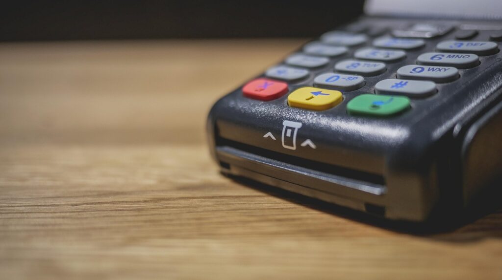 クレジットカードのリボ払いは本当に危険なのか？
