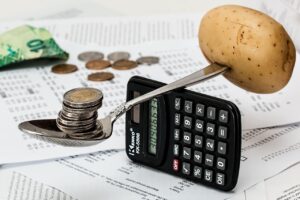 クレジットカードを利用して固定費を効果的に節約する方法は？