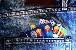 一人暮らしの女性がクレジットカードと銀行アプリを連携できない理由とは？