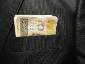 一人暮らし女性がクレジットカードの支払い方法を変更する際のポイントは？