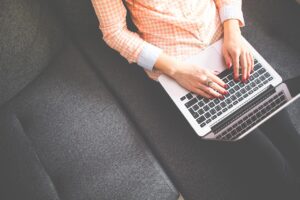 一人暮らしの学生女性におすすめのクレジットカードは？